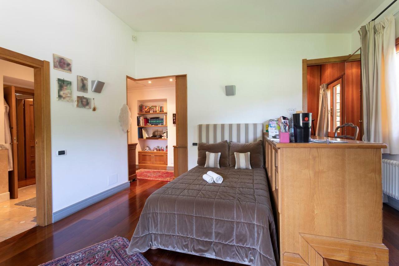 Villa In Via Della Marcigliana Casale Torre San Giovanni Buitenkant foto