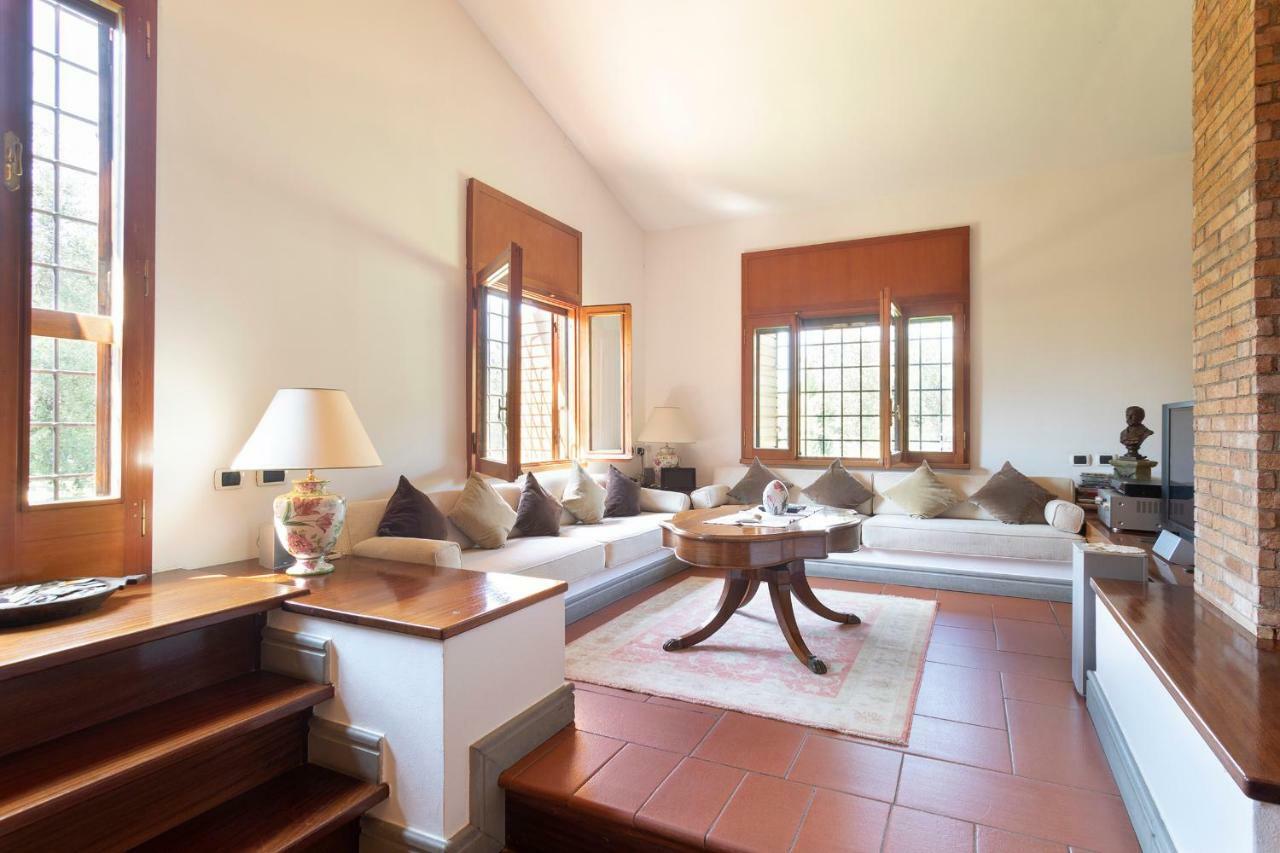 Villa In Via Della Marcigliana Casale Torre San Giovanni Buitenkant foto