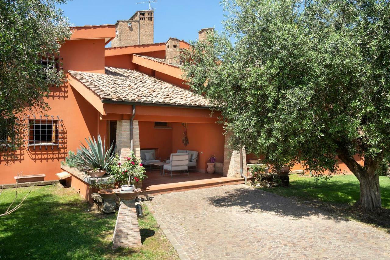 Villa In Via Della Marcigliana Casale Torre San Giovanni Buitenkant foto