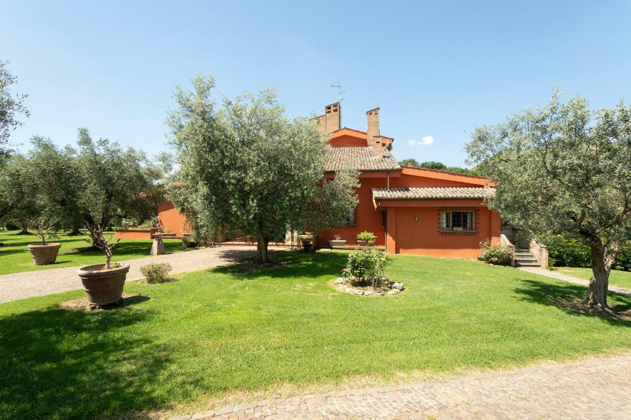 Villa In Via Della Marcigliana Casale Torre San Giovanni Buitenkant foto