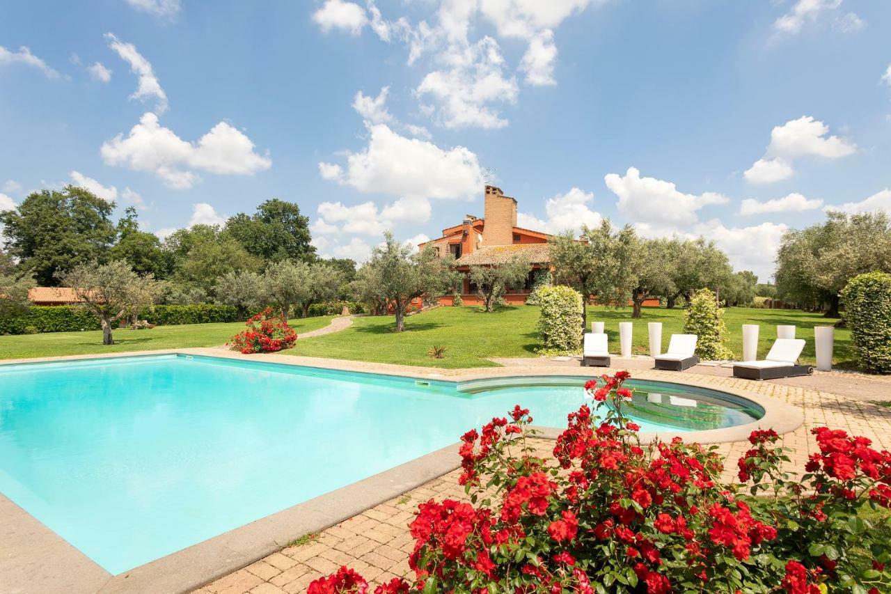 Villa In Via Della Marcigliana Casale Torre San Giovanni Buitenkant foto