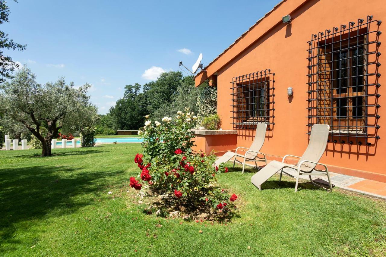 Villa In Via Della Marcigliana Casale Torre San Giovanni Buitenkant foto