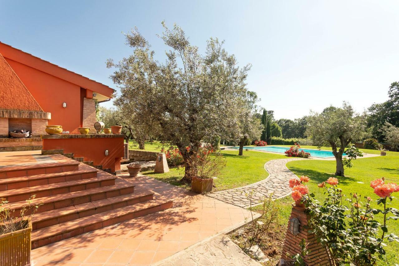 Villa In Via Della Marcigliana Casale Torre San Giovanni Buitenkant foto