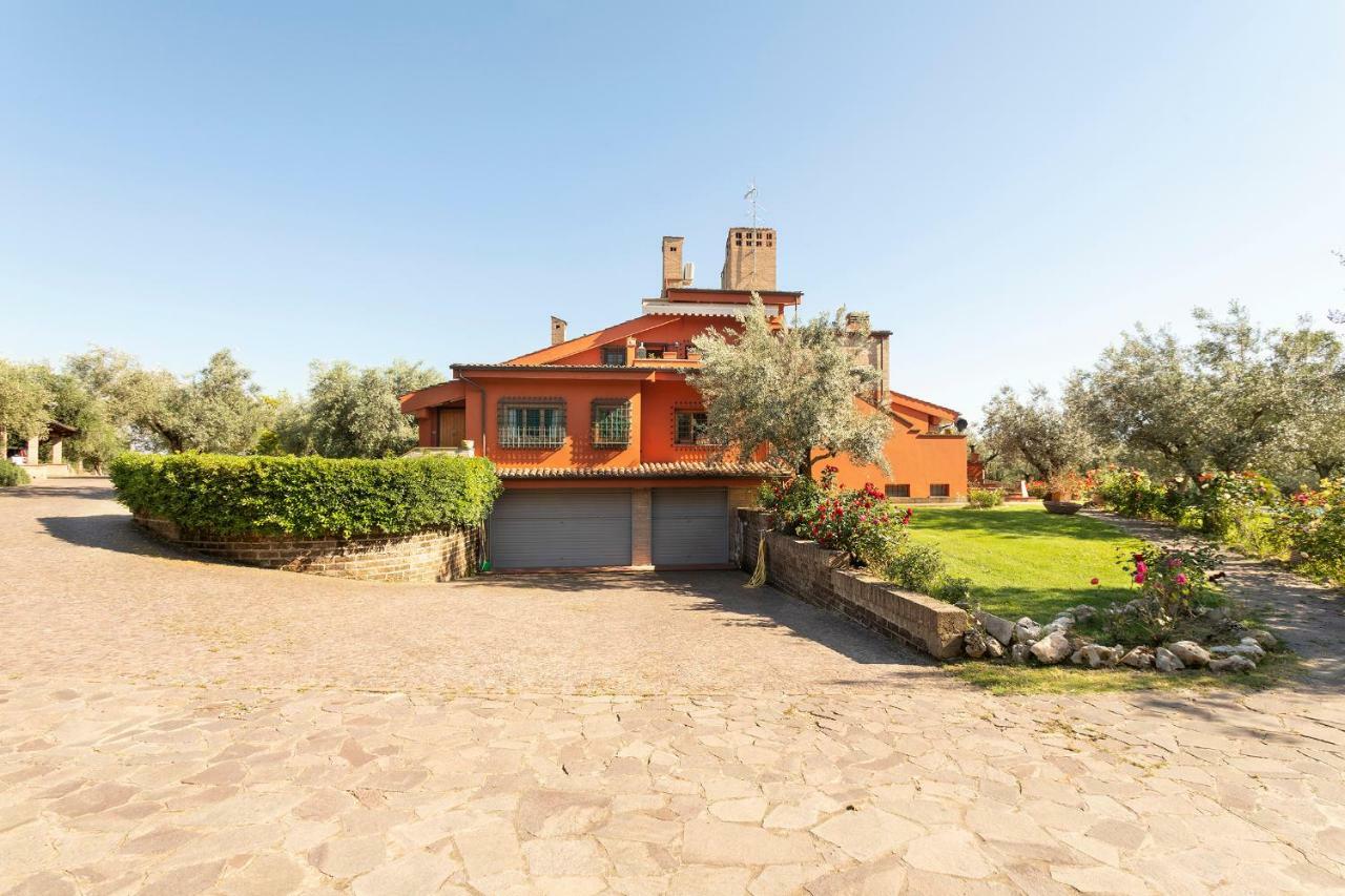 Villa In Via Della Marcigliana Casale Torre San Giovanni Buitenkant foto